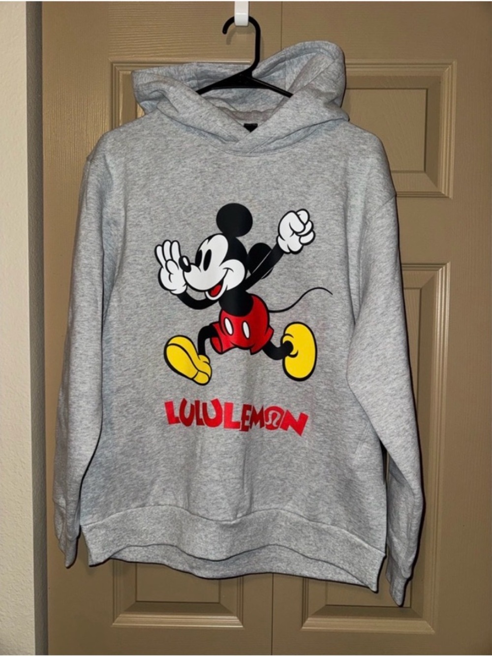 Like New Men’s Disney x Lululemon Steady State Hoodie Size Medium ❤️🖤